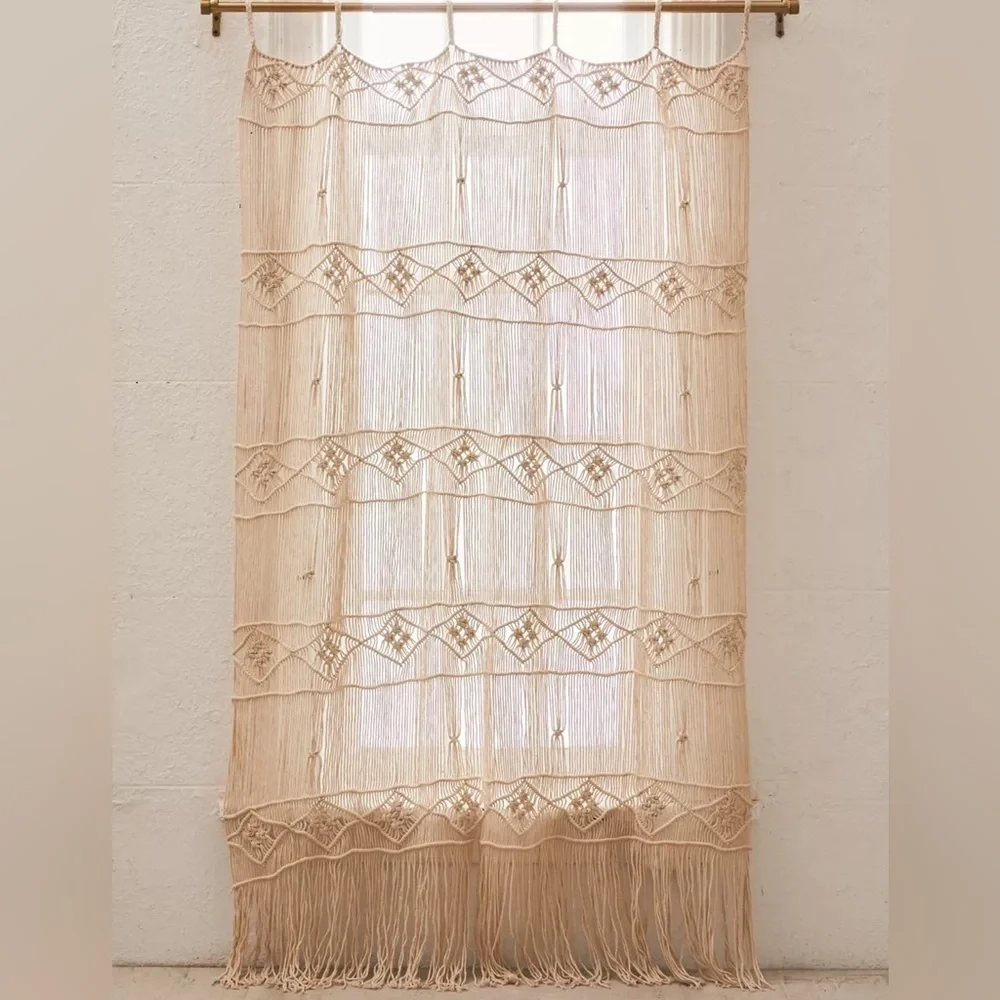 NWOT Urban Outfitters Magnolia Macramé Window Panel